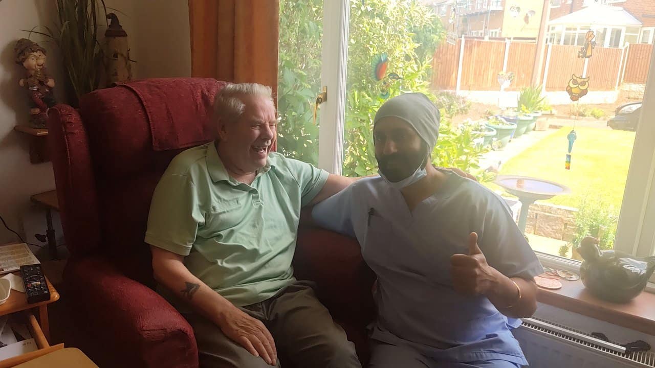 Home visit dentist in Liverpool providing urgent dental care at home